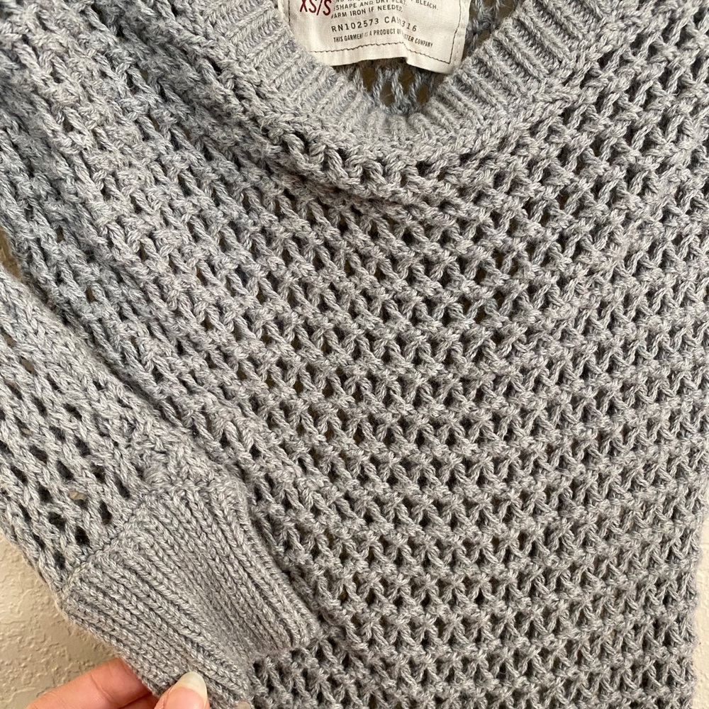 Hollister XS/S Gray Open Knit Sweater - Picture 4 of 5